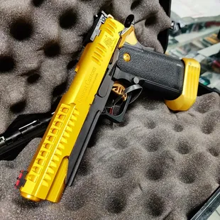 We specialize in custom built airsoft guns!
