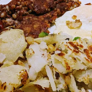 Eggs and Corned Beef Hash with Hashbrowns