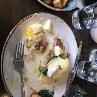Eggs Benedict