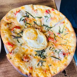 Margherita Pizza with fried egg