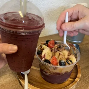 Acai Bowl and açaí based smoothie