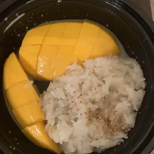 Mango and sweet rice