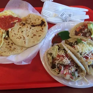 Chicharron Y Queso Pupusas