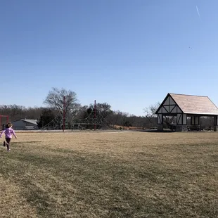 Rope structure and smaller shelter
