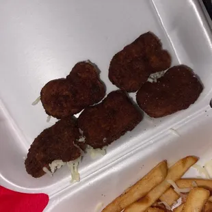 KIDS nugget meal?!?! Wtf y&apos;all!!