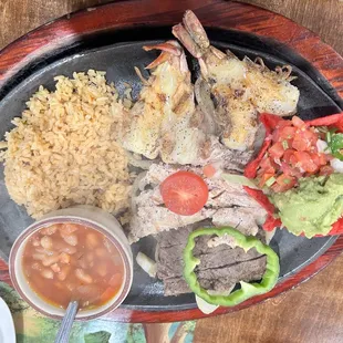 Chicken beef shrimp fajitas El Gordito