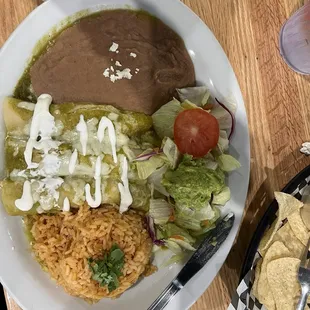 3 enchiladas verdes