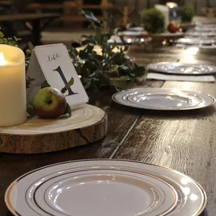 Autumn weddings can be gorgeous in their simplicity!