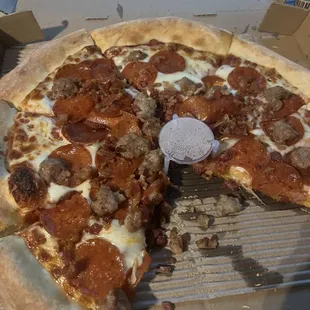 Medium pepperoni, sausage and bacon