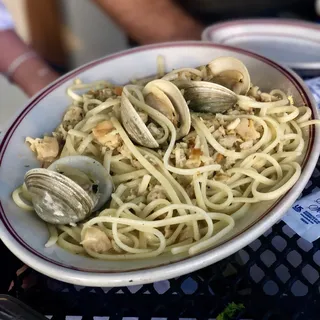 Linguini White Clam Sauce