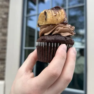 Chocolate brownie bomb