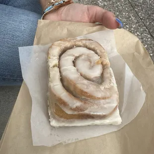 The best cinnamon roll !