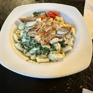 Pesto gnocchi with chicken