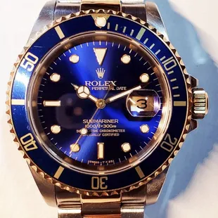 This Rolex Submariner was water-pressure tested along with mechanical and cosmetic service.  We do water pressure testing for all watches.