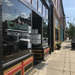 the outside of the restaurant