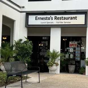 The entry to the famous Ernesto&apos;s!!