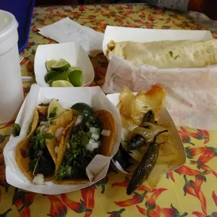 Tacos de barbacoa. They have the best barbacoa here I swear.