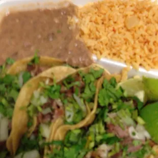 Carnita taco platter