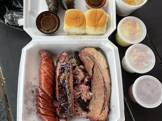 Redwine's BBQ Eats & Sweets