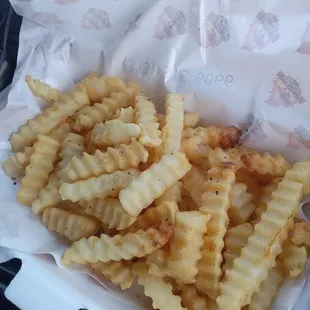 Crinkle cut fries