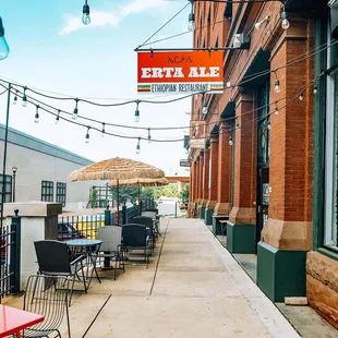 the outside of the restaurant