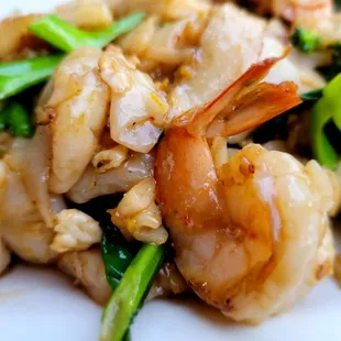 Pad see ew with shrimp