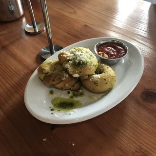 Baked Garlic Knots, Marinara