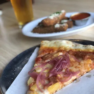 Rob's in Maui Pizza