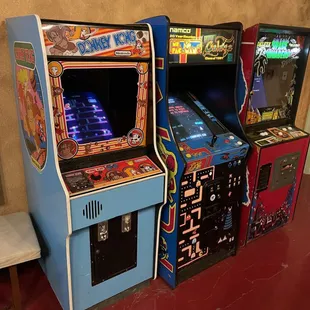 Fun vintage games in the lobby/waiting room you can play before you enter the escape room