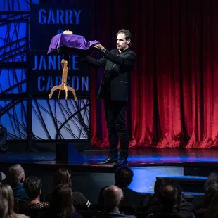 Escape Reality In Las Vegas With Garry &amp; Janine Carson! A Las Vegas Magic Show!