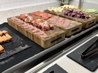 Gallerie Bar & Bistro