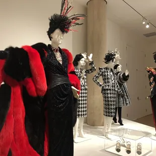 Glenn Close fashion exhibit