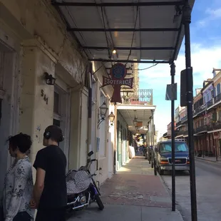 Picture of store sign