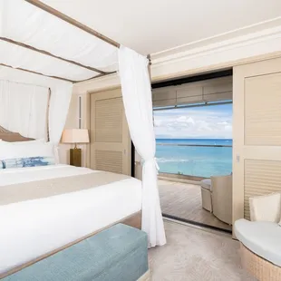 ESPACIO THE JEWEL OF WAIKIKI - Master Bedroom