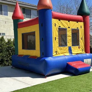 13'x13' bounce house (multicolor)$85