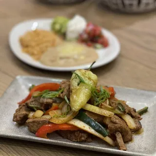 Fajitas de Filet Mignon or Achiote Chicken