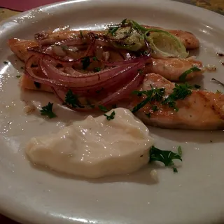 Grilled Salmon Strips with Alioli