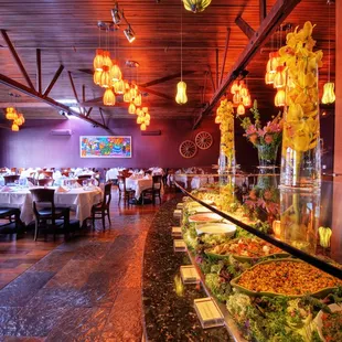 View of Espetus San Mateo's Gourmet Salad Bar and Dining Room.