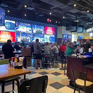 Huge screens to see the games!