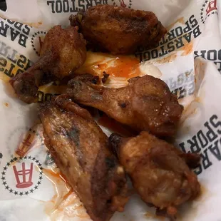 food, fried chicken, bbq wings, poultry, fried chicken wings, chicken, bbq chicken, chicken wings and fried chicken, chicken wings