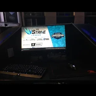 Nice setup with razer keyboard and mouse, IBP mousepad, Acer 25 inch 240 hz Monitor. Chair is a very comfy DXRACER