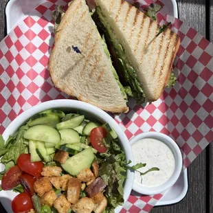 Side salad with BLAT