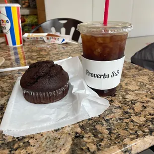 Iced Black Americano and Chocolate muffin.