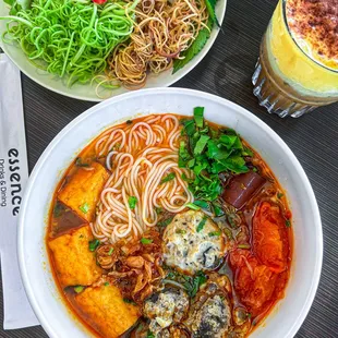 Small Noodles with crab cake