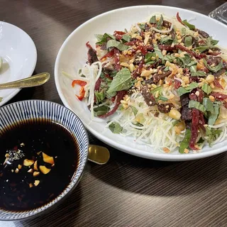 Du Du Kho Bo Gan Chay / Papaya Salad