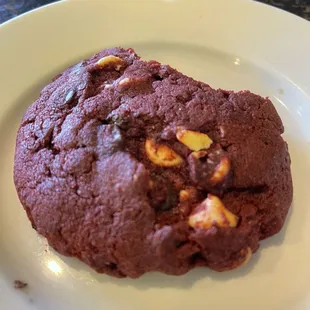 Red velvet cookie