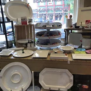 a display of plates and bowls