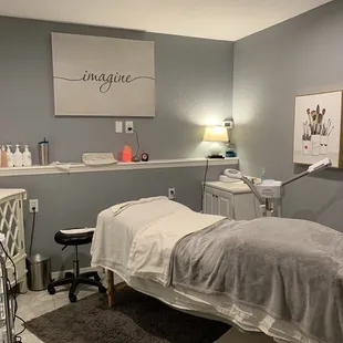 Facial room