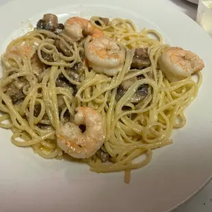 Shrimp and mushroom scampi