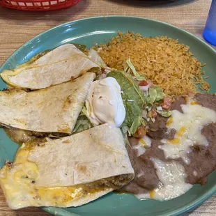 Quesadilla with ground beef